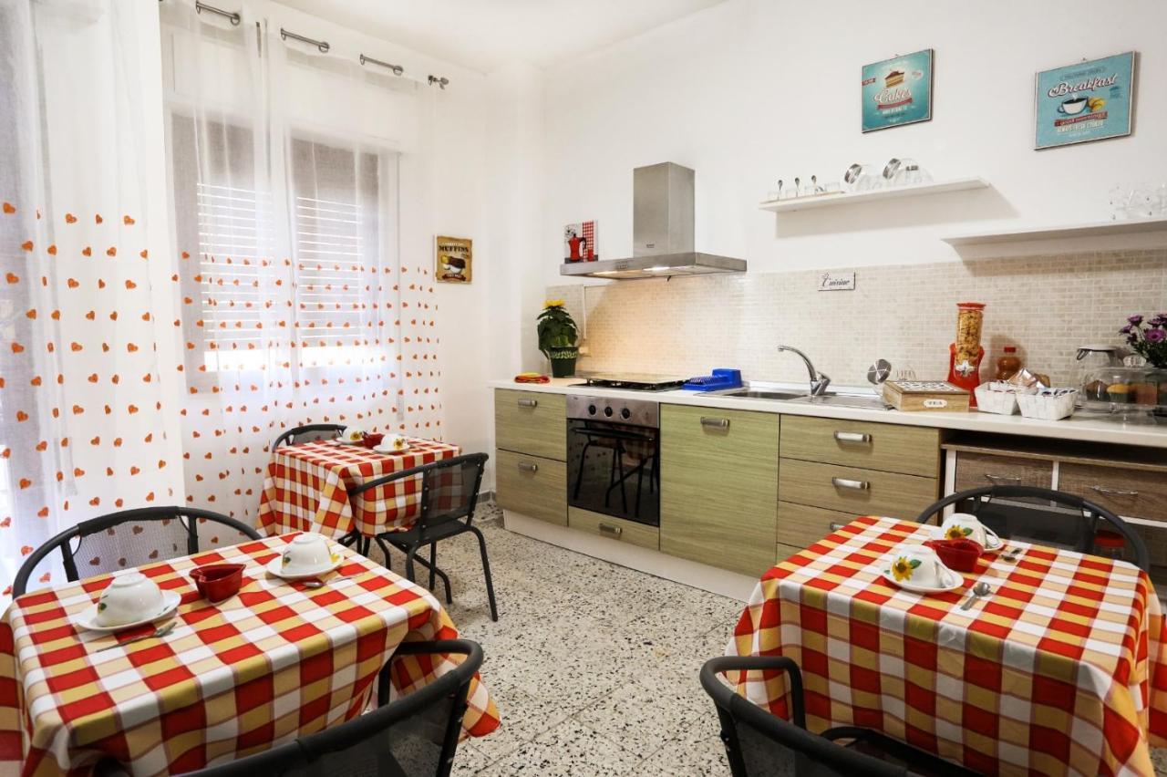 A Casa Di Fra' Bed & Breakfast ปาแลร์โม ภายนอก รูปภาพ