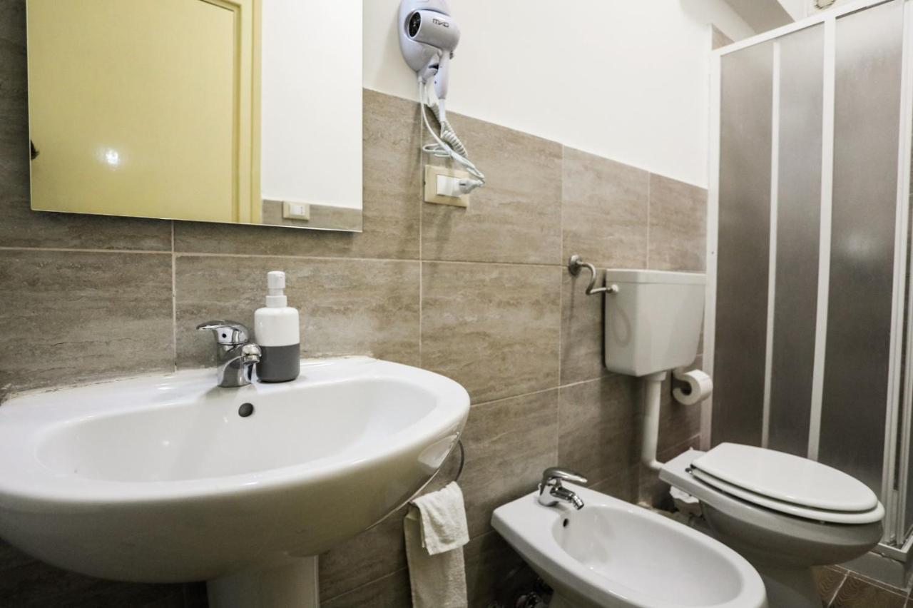 A Casa Di Fra' Bed & Breakfast ปาแลร์โม ภายนอก รูปภาพ
